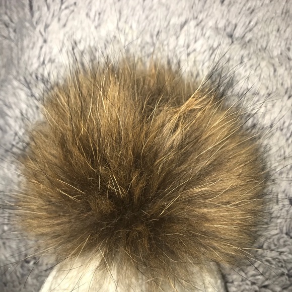 Pompom hat - Picture 2 of 2